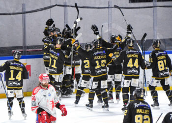 Niclas LUCENIUS, Quentin TOMASINO, Rolands VIGNERS, Aleksi ELORINNE, Joris BEDIN, Loic LAMPERIER, et Florian CHAKIACHVILI (Dragons de Rouen) - (Photo by Franco Arland/Icon Sport)