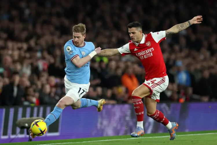 Granit Xhaka (Arsenal) face à Kevin De Bruyne (Manchester City) - Photo by Icon sport