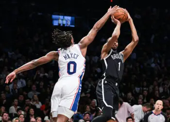 Mikal Bridges (Brooklyn Nets) face à Tyrese Maxey (Philadelphia 76ers) (photo Vincent Carchietta-USA TODAY Sports/Sipa USA/Icon sport)