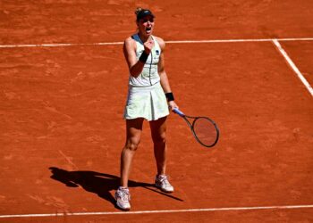 Beatriz HADDAD MAIA of Brazil celebrates during the Day 9 of Roland Garros at Roland Garros on June 5, 2023 in Paris, France. (Photo by Baptiste Fernandez/Icon Sport)