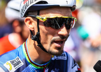 French Julian Alaphilippe of Soudal Quick-Step pictured at the start of stage 10 of the Tour de France cycling race, a 167,2 km race from Vulcania to Issoire, France, Tuesday 11 July 2023. This year's Tour de France takes place from 01 to 23 July 2023. BELGA PHOTO DAVID PINTENS - Photo by Icon sport