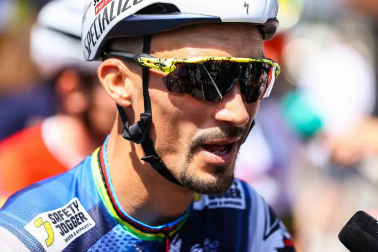 French Julian Alaphilippe of Soudal Quick-Step pictured at the start of stage 10 of the Tour de France cycling race, a 167,2 km race from Vulcania to Issoire, France, Tuesday 11 July 2023. This year's Tour de France takes place from 01 to 23 July 2023. BELGA PHOTO DAVID PINTENS - Photo by Icon sport