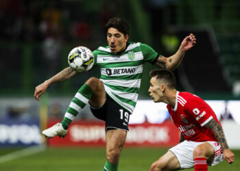 Lisbon, 05/21/2023 - Sporting Clube de Portugal hosted Sport Lisboa e Benfica tonight at Estádio de Alvalade in Lisbon, in a game counting for the 33rd round of the Primeira Liga 2022/23. Bellerin; Grimaldo ( Pedro Rocha / Global Images ) - Photo by Icon sport