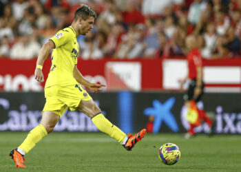Giovani Lo Celso of Villarreal during the La Liga match between Sevilla FC and Villarreal CF played at Sanchez Pizjuan Stadium on April 23, 2023 in Sevilla, Spain.(Photo by Antonio Pozo / Pressinphoto / Icon Sport) - Photo by Icon sport