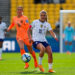 Jul 27, 2023; Wellington, NZL; United States midfielder Lindsey Horan (10) kicks the ball past Netherlands midfielder Jill Roord (6) during the first half in a group stage match for the 2023 FIFA Women's World Cup at Wellington Regional Stadium. Mandatory Credit: Jenna Watson-USA TODAY Sports/Sipa USA - Photo by Icon sport