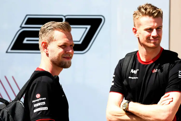 (L to R): Kevin Magnussen (DEN) Haas F1 Team with team mate Nico Hulkenberg (GER) Haas F1 Team. 02.03.2023. Formula 1 World Championship, Rd 1, Bahrain Grand Prix, Sakhir, Bahrain, Preparation Day. - www.xpbimages.com, EMail: requests@xpbimages.com © Copyright: Coates / XPB Images - Photo by Icon sport