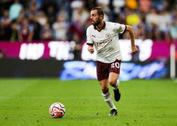 11th August 2023: Turf Moor, Burnley, Lancashire, England; Premier League Football, Burnley versus Manchester City; Bernardo Silva of Manchester City runs with the ball - Photo by Icon sport