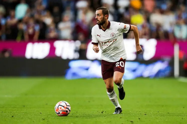 11th August 2023: Turf Moor, Burnley, Lancashire, England; Premier League Football, Burnley versus Manchester City; Bernardo Silva of Manchester City runs with the ball - Photo by Icon sport