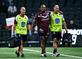 Jefferson POIROT of Bordeaux leaves the pitch injured during the French Top 14 Rugby match between Racing 92 and Union Bordeaux Begles at Paris La Defense Arena on August 19, 2023 in Nanterre, France. (Photo by Baptiste Fernandez/Icon Sport)