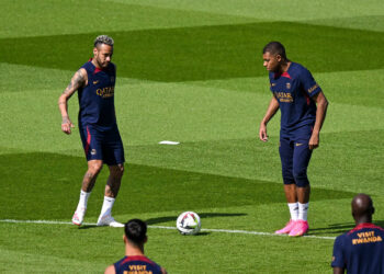 Neymar et Kylian Mbappé (Photo by Baptiste Fernandez/Icon Sports)