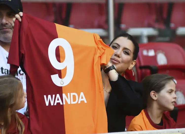 Galatasaray organized a signing ceremony for their new players at Rams Park Stadium in Istanbul , Turkey on July 30 , 2023. ( Photo by Seskimphoto ) Pictured: Wanda Nara and her daughters - Photo by Icon sport