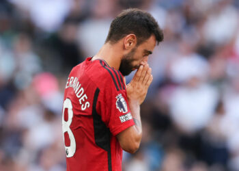 London, England, 19th August 2023. Bruno Fernandes of Manchester United reacts to a missed chance during the Premier League match at the Tottenham Hotspur Stadium, London. Picture credit should read: Paul Terry / Sportimage - Photo by Icon sport