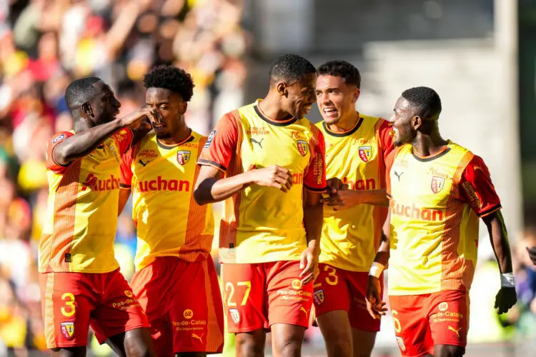 Morgan GUILAVOGUI et ses coéquipiers du RC Lens (Photo by Hugo Pfeiffer/Icon Sport)