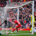 C'est toujours bon signe pour les Reds lorsque Diogo Jota s'en va chercher le ballon dans le but adverse. - Photo by Icon sport.