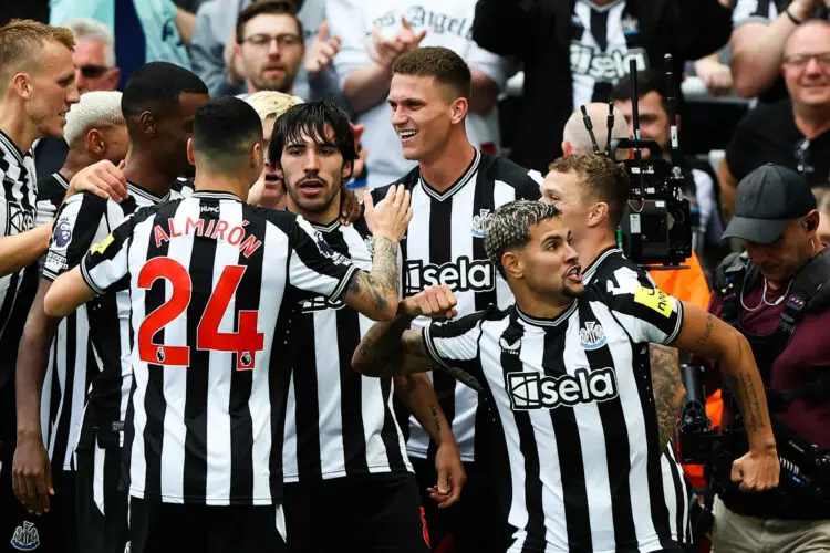 La joie des joueurs de Newcastle lors de leur seule victoire de la saison face à Aston Villa (5-1) le 12 août 2023  - Photo by Icon sport