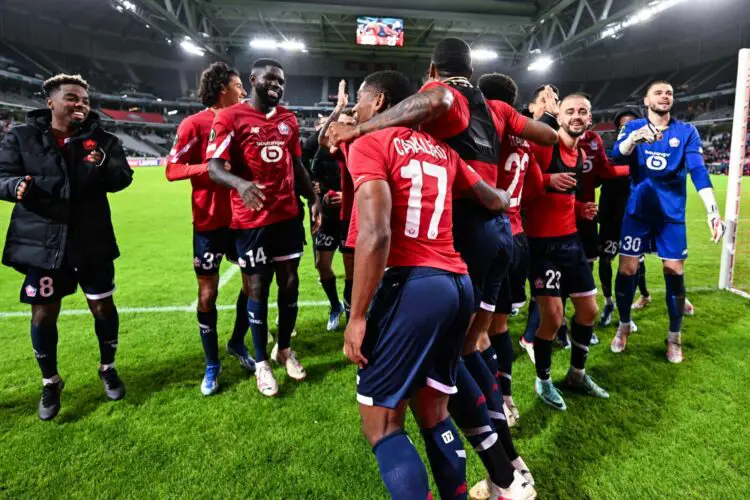 TEAM of lille celebrates after the UEFA Europa Conference League Group A match between Lille Olympique Sporting Club and Sportovy Klub Slovan Bratislava at Stade Pierre-Mauroy on October 26, 2023 in Lille, France. (Photo by Sandra Ruhaut/Icon Sport)