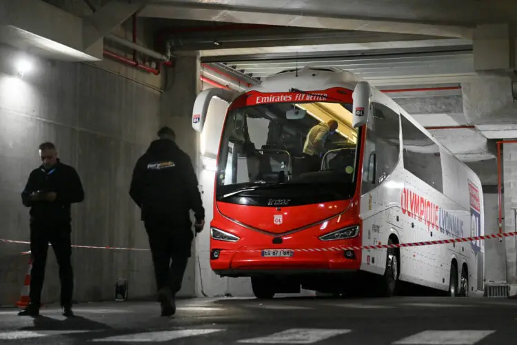 Il n'y a pas que Fabio Grosso qui a été touché par l'attaque du bus Lyonnais ce dimanche à Marseille. - Photo by Sylvain Thomas/FEP/Icon Sport.