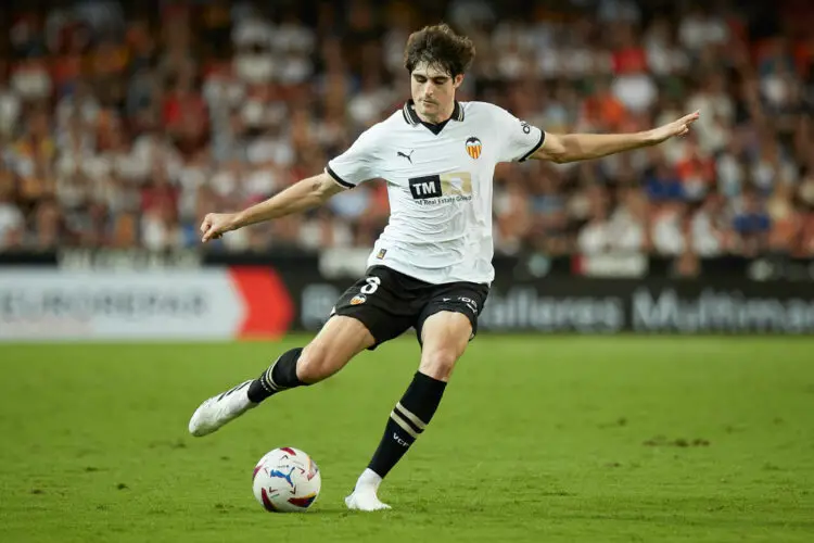 Javi Guerra of Valencia CF during the La Liga match between Valencia CF and Real Sociedad played at Mestalla Stadium on September 27 in Valencia Spain. (Photo by Jose Torres / Pressinphoto / Icon Sport) - Photo by Icon sport