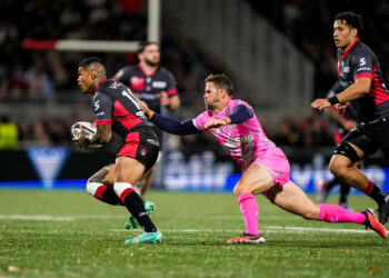 Monty IOANE of Lyon Olympique Universitaire (LOU) and Rory KOCKOTT of Stade Francais Paris during the Top 14 match between Lyon Olympique Universitaire and Stade Francais Paris Rugby at MATMUT Stadium on November 11, 2023 in Lyon, France. (Photo by Hugo Pfeiffer/Icon Sport)