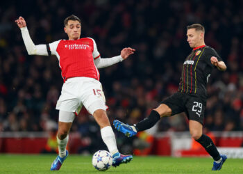 29th November 2023; Emirates Stadium, London, England; Champions League Football, Group Stage, Arsenal versus Lens; Jakub Kiwior of Arsenal competes for the ball with Przemyslaw Frankowski of Lens - Photo by Icon sport