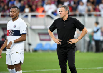 07 Kylian MBAPPE (psg) - Luis ENRIQUE (Entraineur PSG) during the Ligue 1 Uber Eats match between Clermont Foot 63 and Paris Saint-Germain at Stade Gabriel Montpied on September 30, 2023 in Clermont-Ferrand, France. (Photo by Christophe Saidi/FEP/Icon Sport)