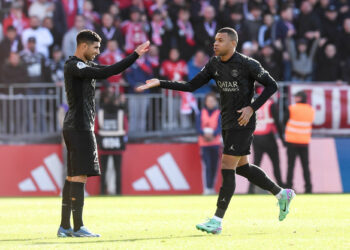 07 Kylian MBAPPE (psg) - 02 Achraf HAKIMI (psg) during the Ligue 1 Uber Eats match between Stade Brestois 29 and Paris Saint-Germain at Stade Francis-Le Ble  on October 29, 2023 in Brest, France. (Photo by Philippe Lecoeur/FEP/Icon Sport)