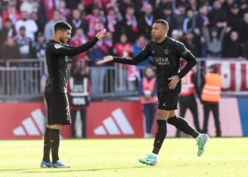 07 Kylian MBAPPE (psg) - 02 Achraf HAKIMI (psg) during the Ligue 1 Uber Eats match between Stade Brestois 29 and Paris Saint-Germain at Stade Francis-Le Ble  on October 29, 2023 in Brest, France. (Photo by Philippe Lecoeur/FEP/Icon Sport)