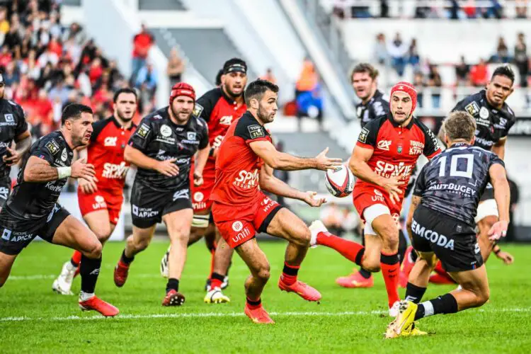 Aymeric LUC and Gabin VILLIERE of Toulon during the Top 14 match between Rugby Club Toulonnais and Union Sportive Oyonnax Rugby at Stade Mayol on October 29, 2023 in Toulon, France. (Photo by Pascal Della Zuana/Icon Sport)