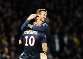 David Beckham et Zlatan Ibrahimovic célèbrant le titre du PSG en championnat en  2013.