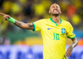 Neymar devrait être éloigné des terrains plus longtemps que prévu. - Photo by Icon sport.