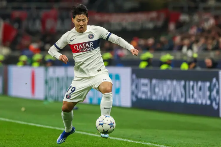 Kang-in Lee of Paris Saint-Germain FC seen in action during UEFA Champions League 2023/24 Group Stage - Group F football match between AC Milan and Paris Saint-Germain FC at San Siro Stadium. Final score; AC Milan 2 : 1 Paris Saint-Germain. (Photo by Fabrizio Carabelli / SOPA Images/Sipa USA) - Photo by Icon sport