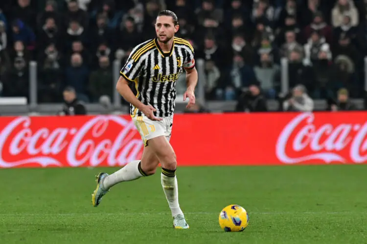 Adrien Rabiot règne en maître au milieu de terrain cette saison du côté de la Juventus. - Photo by Icon sport.