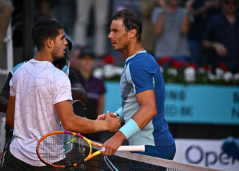 Carlos Alcaraz (à gauche) et Rafael Nadal (à droite) - Photo by Icon sport