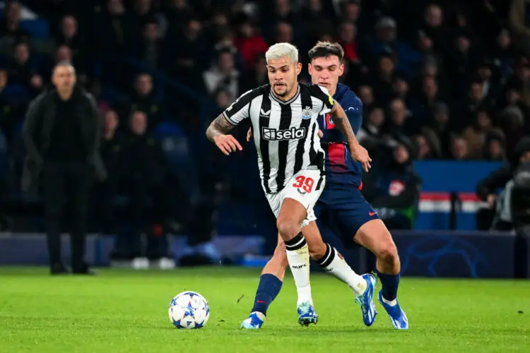 Bruno GUIMARAES of Newcastle and Manuel UGARTE of PSG during the UEFA Champions League Group F match between Paris Saint-Germain and Newcastle United Football Club at Parc des Princes on November 28, 2023 in Paris, France. (Photo by Anthony Dibon/Icon Sport)
