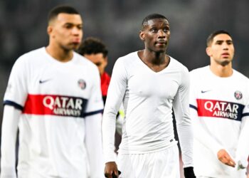 LILLE - (m) Randal Kolo Muani of Paris Saint-Germain during the French Ligue 1 match between Lille OSC and Paris Saint-Germain at Pierre-Mauroy Stadium on December 17, 2023 in Lille, France. ANP | Hollandse Hoogte | Gerrit van Keulen - Photo by Icon sport