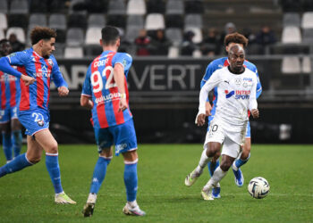 10 Gael KAKUTA (asc) during the Ligue 2 BKT match between Amiens Sporting Club and Stade Malherbe Caen at Stade de la Licorne on December 19, 2023 in Amiens, France. (Photo by Anthony Bibard/FEP/Icon Sport)