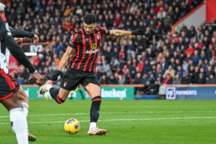 Dominic Solanke of Bournemouth shoots during the Premier League match at the Vitality Stadium, Bournemouth
Picture by Jeremy Landey/Focus Images Ltd 07747773987
26/12/2023 - Photo by Icon sport