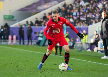 Adrien TRUFFERT of Rennes during the Ligue 1 Uber Eats match between Toulouse Football Club and Stade Rennais Football Club at Stadium de Toulouse on December 17, 2023 in Toulouse, France. (Photo by Pierre Costabadie/Icon Sport)