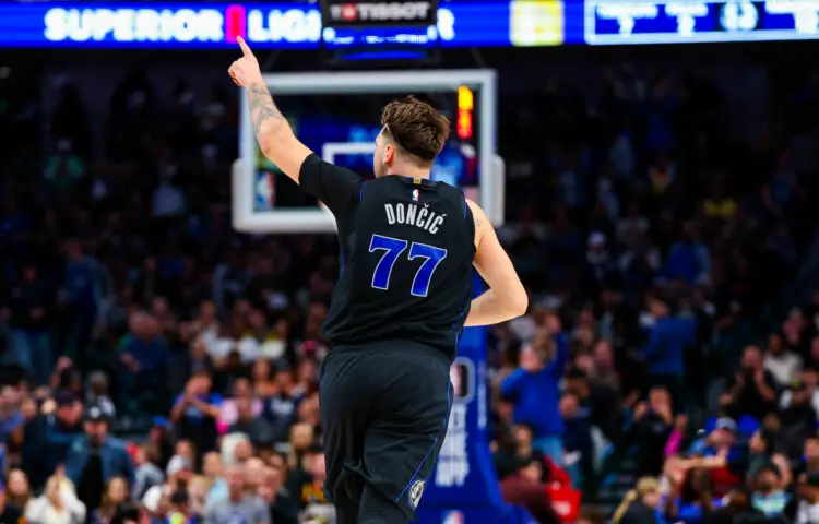Jan 24, 2024; Dallas, Texas, USA; Dallas Mavericks guard Luka Doncic (77) reacts during the first half against the Phoenix Suns at American Airlines Center. Mandatory Credit: Kevin Jairaj-USA TODAY Sports/Sipa USA - Photo by Icon Sport