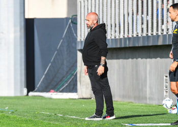 Headcoach of Dunkerque Mathieu CHABERT during the Ligue 2 BKT match between Union Sportive du Littoral de Dunkerque and Angers Sporting Club de l'Ouest at Marcel Tribut Stadium on August 26, 2023 in Dunkerque, France. (Photo by Daniel Derajinski/Icon Sport)   - Photo by Icon Sport
