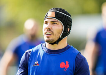 Antoine DUPONT of France wearing a helmet after a facial injury during the training session of Team France at Rac Rugby Rueil on October 11, 2023 in Rueil-Malmaison, France. (Photo by Hugo Pfeiffer/Icon Sport)