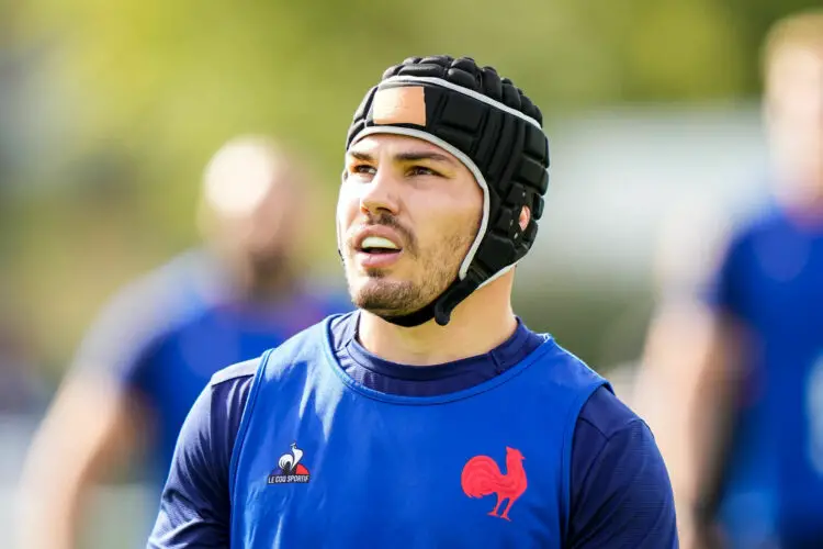 Antoine DUPONT of France wearing a helmet after a facial injury during the training session of Team France at Rac Rugby Rueil on October 11, 2023 in Rueil-Malmaison, France. (Photo by Hugo Pfeiffer/Icon Sport)