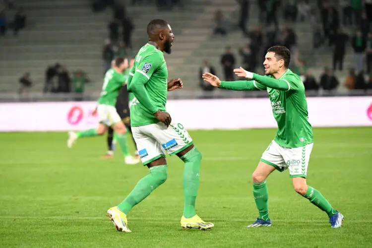 18 Mathieu CAFARO (asse) - 09 Ibrahim SISSOKO. Icon Sport