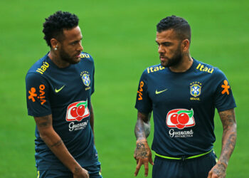 Neymar Jr. et Daniel Alves
(Photo : SUSA / Icon Sport)
