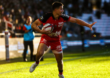 Gael DREAN of Toulon scores his try during the Top 14 match between Rugby Club Toulonnais and Castres Olympique at Felix Mayol Stadium on November 25, 2023 in Toulon, France. (Photo by Johnny Fidelin/Icon Sport)   - Photo by Icon Sport