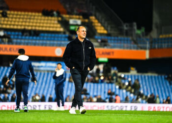 Michel DER ZAKARIAN head coach of Montpellier prior the Ligue 1 Uber Eats match between Montpellier and PSG at Stade de la Mosson on March 17, 2024 in Montpellier, France.(Photo by Sylvain Thomas/FEP/Icon Sport)   - Photo by Icon Sport