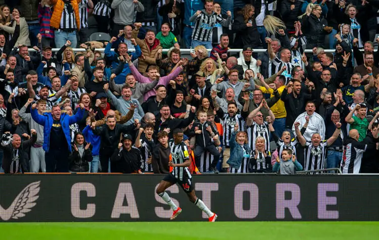 13th April 2024; St James' Park, Newcastle, England; Premier League Football, Newcastle United versus Tottenham Hotspur; Alexander Isak of Newcastle United celebrates in front of the fans after he shoots and scores past Guglielmo Vicario of Tottenham Hotspur to make it 3-0 in the 51st minute Photo by Icon Sport   - Photo by Icon Sport