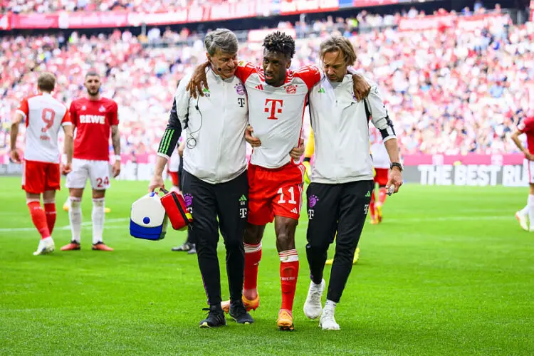 13 April 2024, Bavaria, Munich: Soccer: Bundesliga, Bayern Munich - 1. FC K?ln, Matchday 29, Allianz Arena. Munich's Kingsley Coman leaves the pitch injured. Photo: Tom Weller/dpa - IMPORTANT NOTE: In accordance with the regulations of the DFL German Football League and the DFB German Football Association, it is prohibited to utilize or have utilized photographs taken in the stadium and/or of the match in the form of sequential images and/or video-like photo series. Photo by Icon Sport   - Photo by Icon Sport