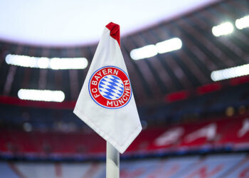 17 April 2024, Bavaria, Munich: Soccer: Champions League, Bayern Munich - FC Arsenal, knockout round, quarter-finals, second leg, Allianz Arena. The FC Bayern Munich logo can be seen on the corner flag. Photo: Tom Weller/dpa Photo by Icon Sport   - Photo by Icon Sport