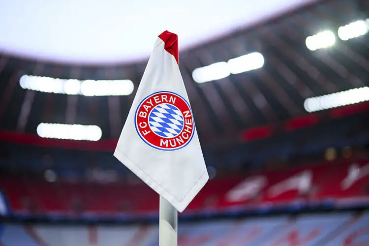 17 April 2024, Bavaria, Munich: Soccer: Champions League, Bayern Munich - FC Arsenal, knockout round, quarter-finals, second leg, Allianz Arena. The FC Bayern Munich logo can be seen on the corner flag. Photo: Tom Weller/dpa Photo by Icon Sport   - Photo by Icon Sport